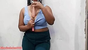 this girl is alone using a dildo on her pussy 😏