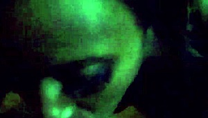 黑妞狂热吸吮大黑鸡巴