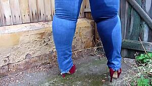 Fat Milf Pisses Outdoors in Wet Jeans for Fetish Fun