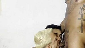 23cm巨屌猛男跨种族夺纯情小哥处男