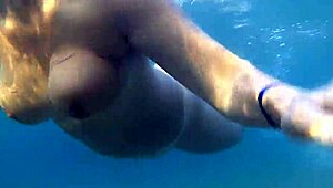 Unstoppable Public Beach Fuck with Underwater Blowjob Action