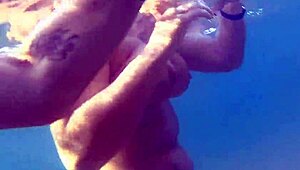 Unstoppable Public Beach Fuck with Underwater Blowjob Action