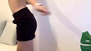 哇Stella Cardo给Matty跳超性感脱衣舞疯狂诱惑