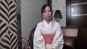 浴袍熟女田中希實黏糊糊動作，真他媽爽