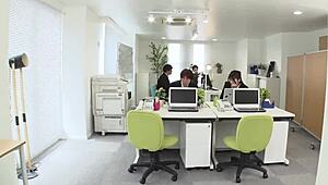 嘿，准备好和Kaede Takagaki的禁忌乐趣了吗？