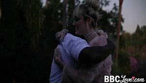 i had rich sex with cunning cougar maxim law