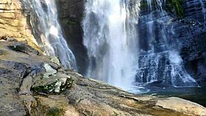 Sexo Na Cachoeira Do Véu Das Noivas With Double Penetration And Blowjob!