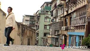 日本美女吸吮并骑乘大自然巨乳猛男！