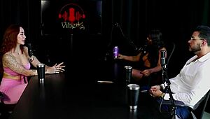 Hell yeah! Safada flashes tits and shakes for fiance after exposing couple hypocrisy - casal cherie