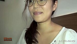 顽皮日本少女释放狂野无码动作