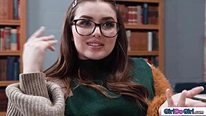 嘿这娇小18岁新生怎么变假鸡巴贱货了？