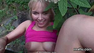 Czech teen tempted in shopping center