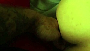 继子跟继母同床意外自制狂干