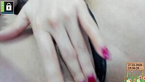 Anielli69 Masturbates On Webcam!