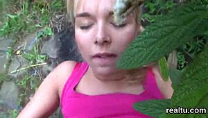 Czech teen tempted in shopping center