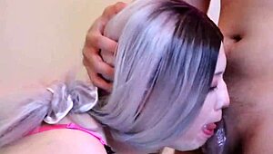 嘿，看亚洲美女混血深喉！