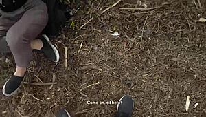 娇小骚18+妹公园野战尖叫差点被抓