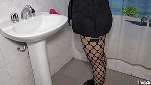 WOW, big ASS wifey in fishnet craving hard DOGGYSTYLE action!