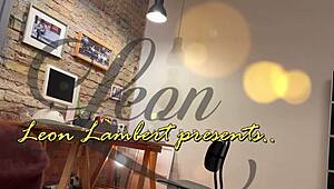 哇，在性感新秘书动漫上猛射😜