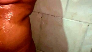 a vizinha shaving her pussy in the shower, and i just slid right into her tight brazilian hole.