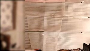 Wow, No Panties Sirvienta Culona Bends Over While Spied On