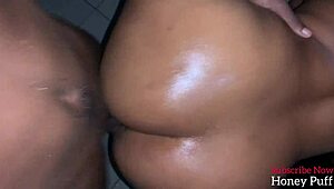 哇，这对丰满业余情侣让你屄里深插到胃！