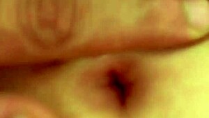 Feeling so turned on sliding a finger into this beautiful navel close-up