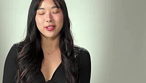 哇，看这个完美屁股韩国18岁少女艾尔·李独自自慰！😍