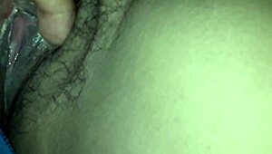 Mostrando la Vagina Peluda de Mi Esposa Claudia!