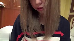 饥渴亚洲女孩100展示魅力