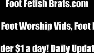 yo, leyla just can’t stop herself from licking rachel’s perfect little feet