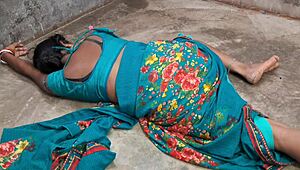 Hot Desi Indian Newly Married Girl Goes Full Nude for Sex