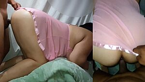 madre y yo cojemos duro, su verga quema mi vagina con placer intenso