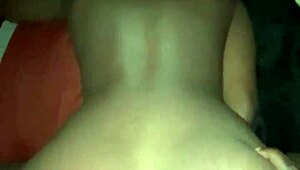 黑人大屌还是震动棒谁赢？大喷射射满她屁股！