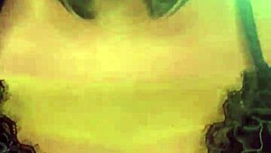 健身房发骚厕所狂射！