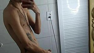 i leaked this video of thiagokelton punhetando with his tattoos.