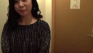 饥渴亚洲宝贝在无码动作中疯狂