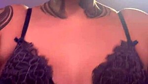 健身房发骚厕所狂射！