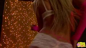 i can’t get enough of this vintage blonde and kinky brunette in lesbian action