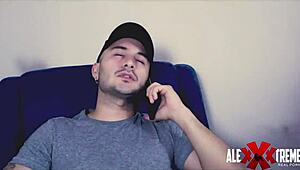 热辣电话后直接操翻女孩！