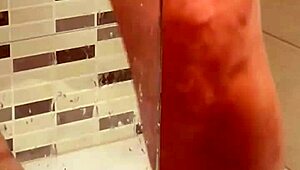 Ivy Edera reaches quick orgasm with wet pussy and vibrator