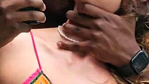 大黑屌猛干巨臀金发辣妹