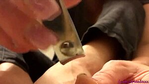 goddess amanda gives barefoot foot fetish instructions