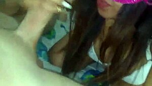 Mira como chupo la verga de mi jefe para un salario apropiado