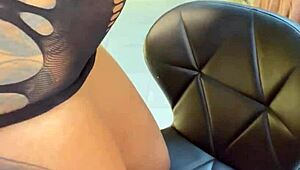 want me to lick that pussy?