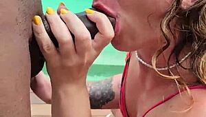 大黑屌猛干巨臀金发辣妹