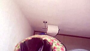 mis amigos cogiendo y yo en el baño con morrita enfiestada!