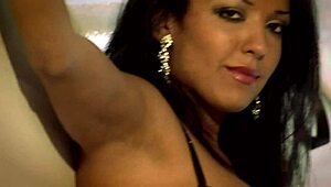 hey, jennifer dark, rub maya gates' pussy during anal for cum