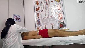 护士用原始技巧处理第一个病人的硬勃起