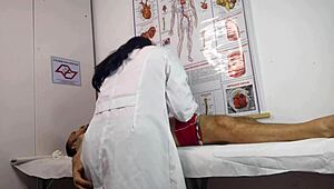 护士用原始技巧处理第一个病人的硬勃起